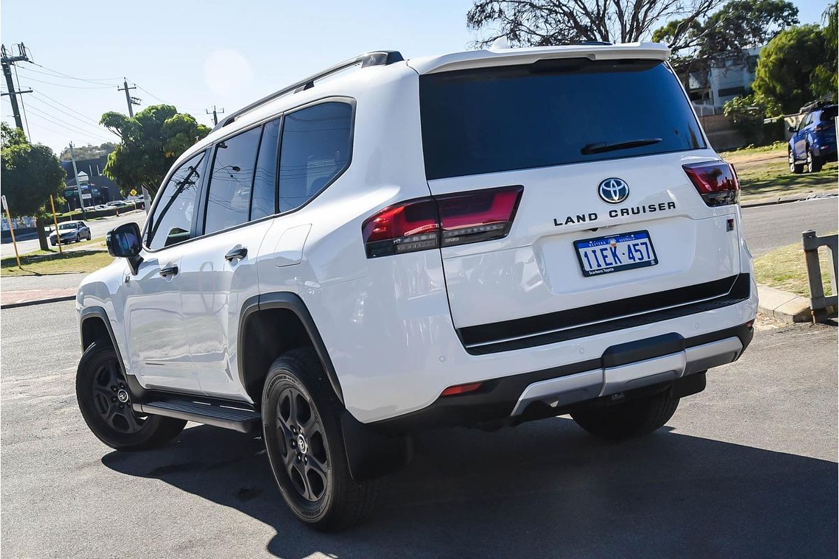 2024 Toyota Landcruiser GR Sport FJA300R