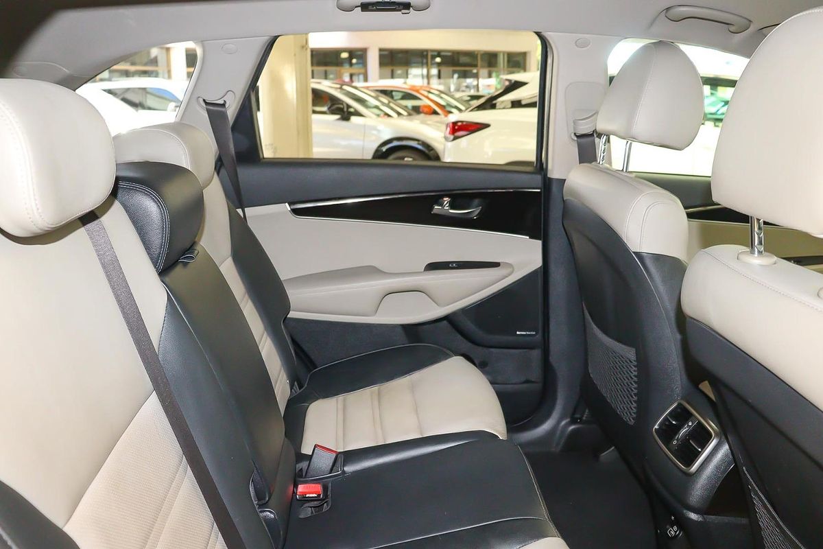 2019 Kia Sorento SLi UM