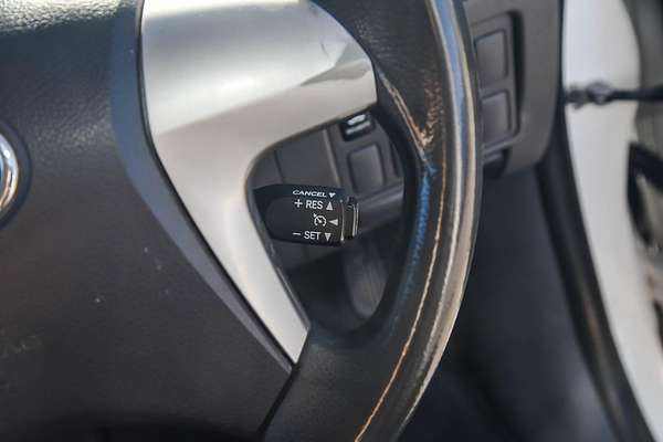 2013 Toyota Hilux SR KUN16R Rear Wheel Drive