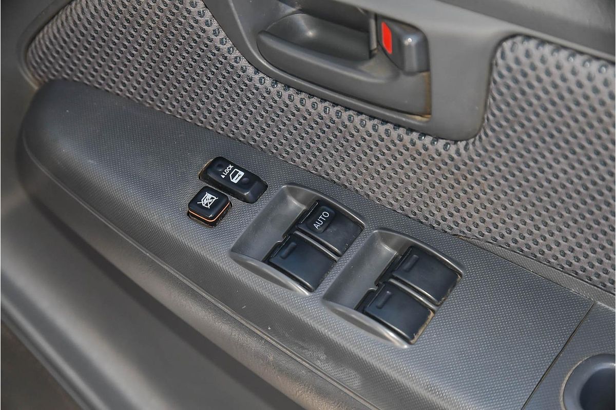 2013 Toyota Hilux SR KUN16R Rear Wheel Drive
