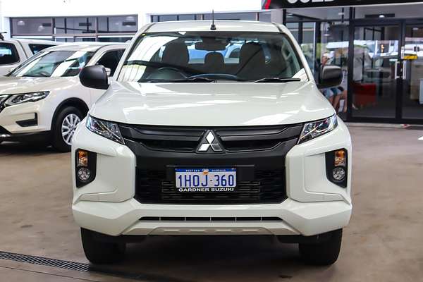 2022 Mitsubishi Triton GLX MR 4X4