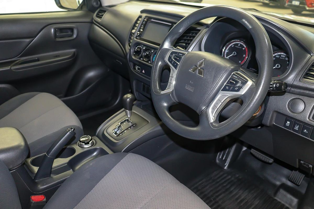 2022 Mitsubishi Triton GLX MR 4X4