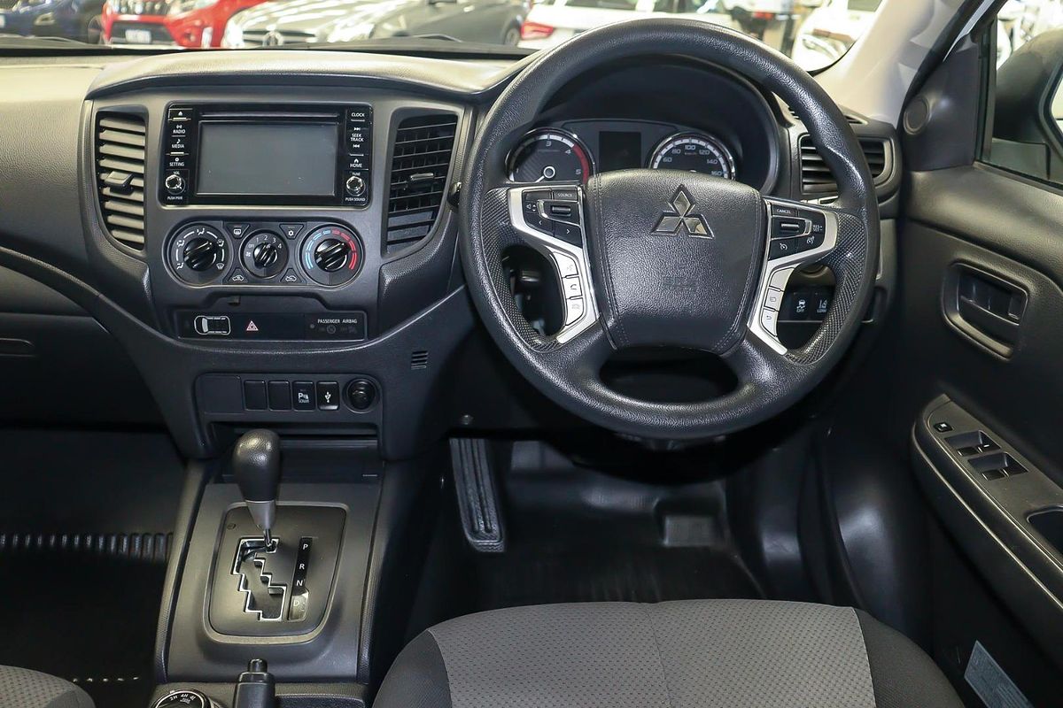 2022 Mitsubishi Triton GLX MR 4X4