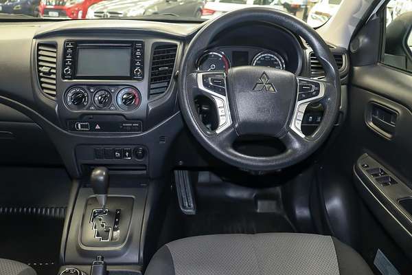 2022 Mitsubishi Triton GLX MR 4X4