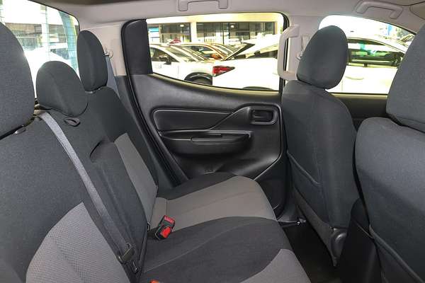 2022 Mitsubishi Triton GLX MR 4X4