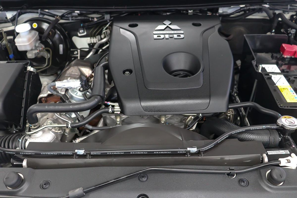 2022 Mitsubishi Triton GLX MR 4X4