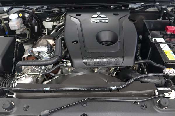 2022 Mitsubishi Triton GLX MR 4X4