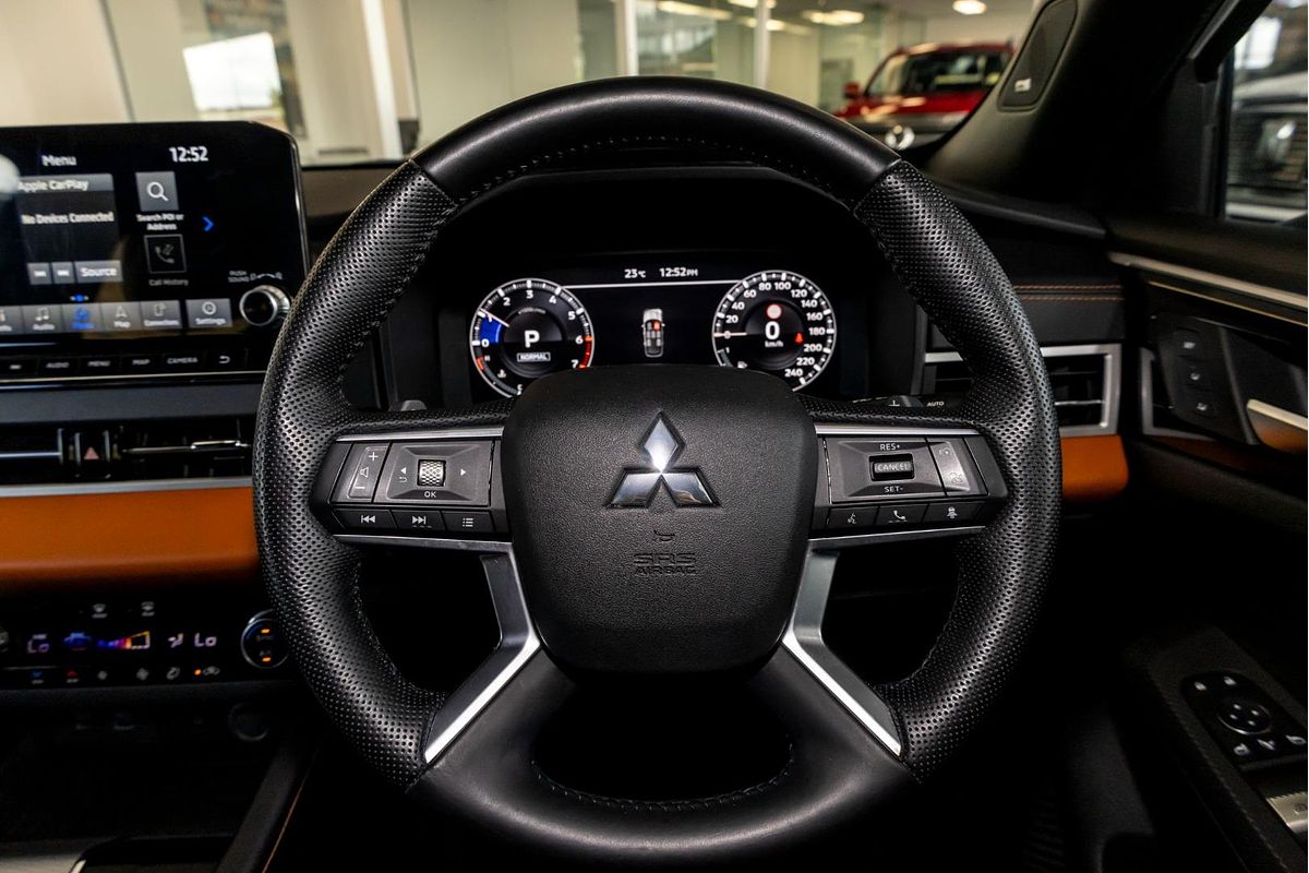 2022 Mitsubishi Outlander Exceed Tourer ZM