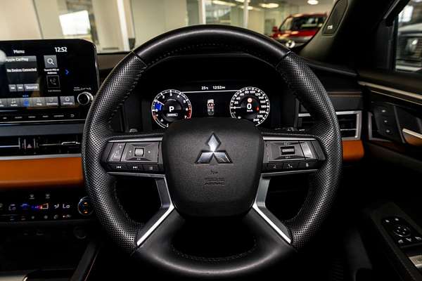 2022 Mitsubishi Outlander Exceed Tourer ZM