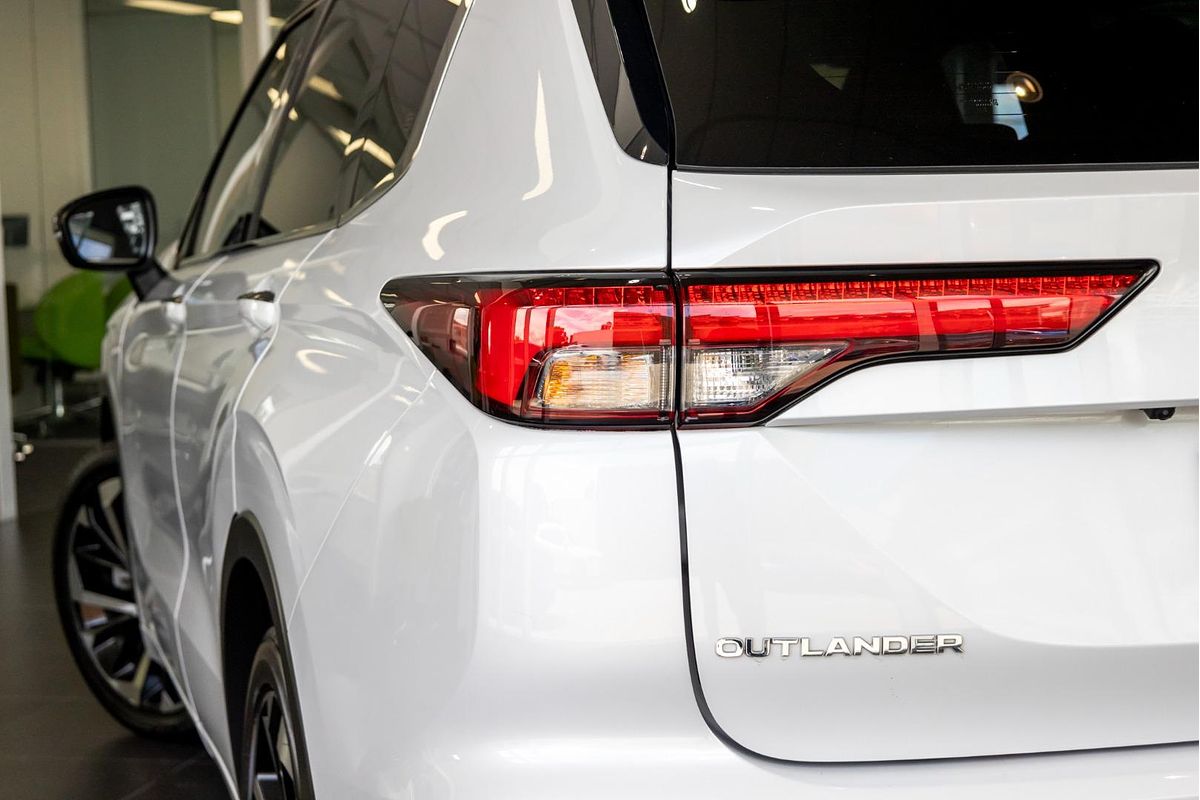 2022 Mitsubishi Outlander Exceed Tourer ZM