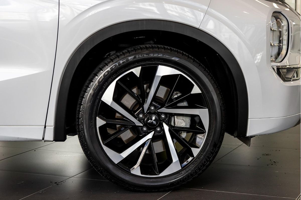 2022 Mitsubishi Outlander Exceed Tourer ZM