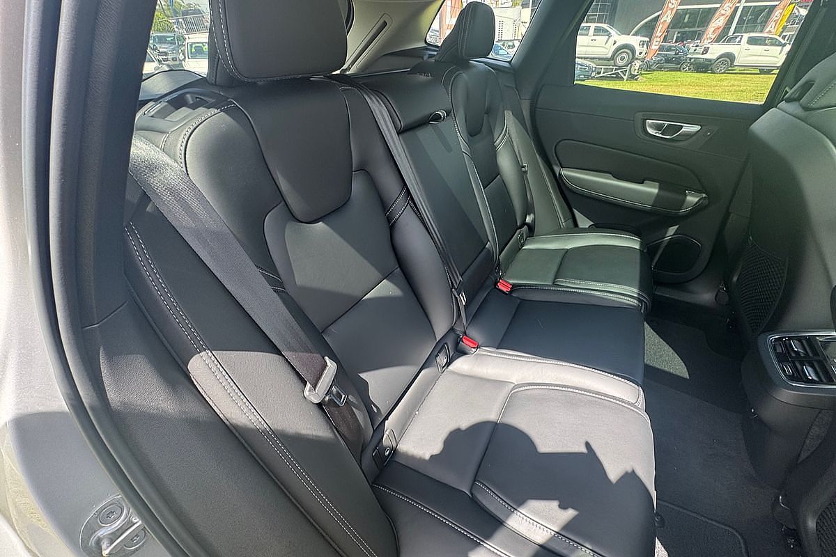 2023 Volvo XC60 Ultimate B5 Bright