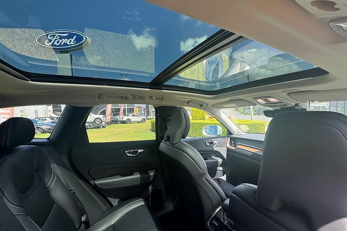 2023 Volvo XC60 Ultimate B5 Bright