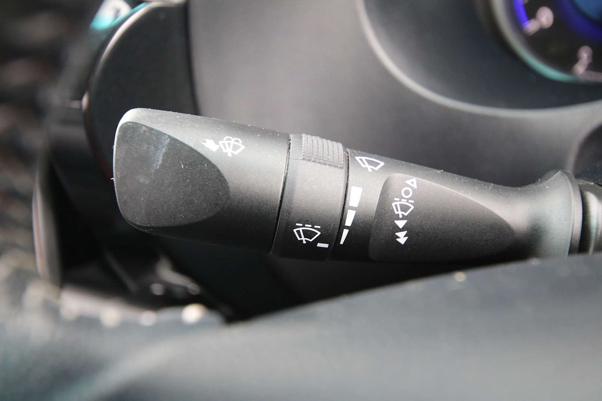 2015 Toyota Hilux SR5 GUN126R 4X4