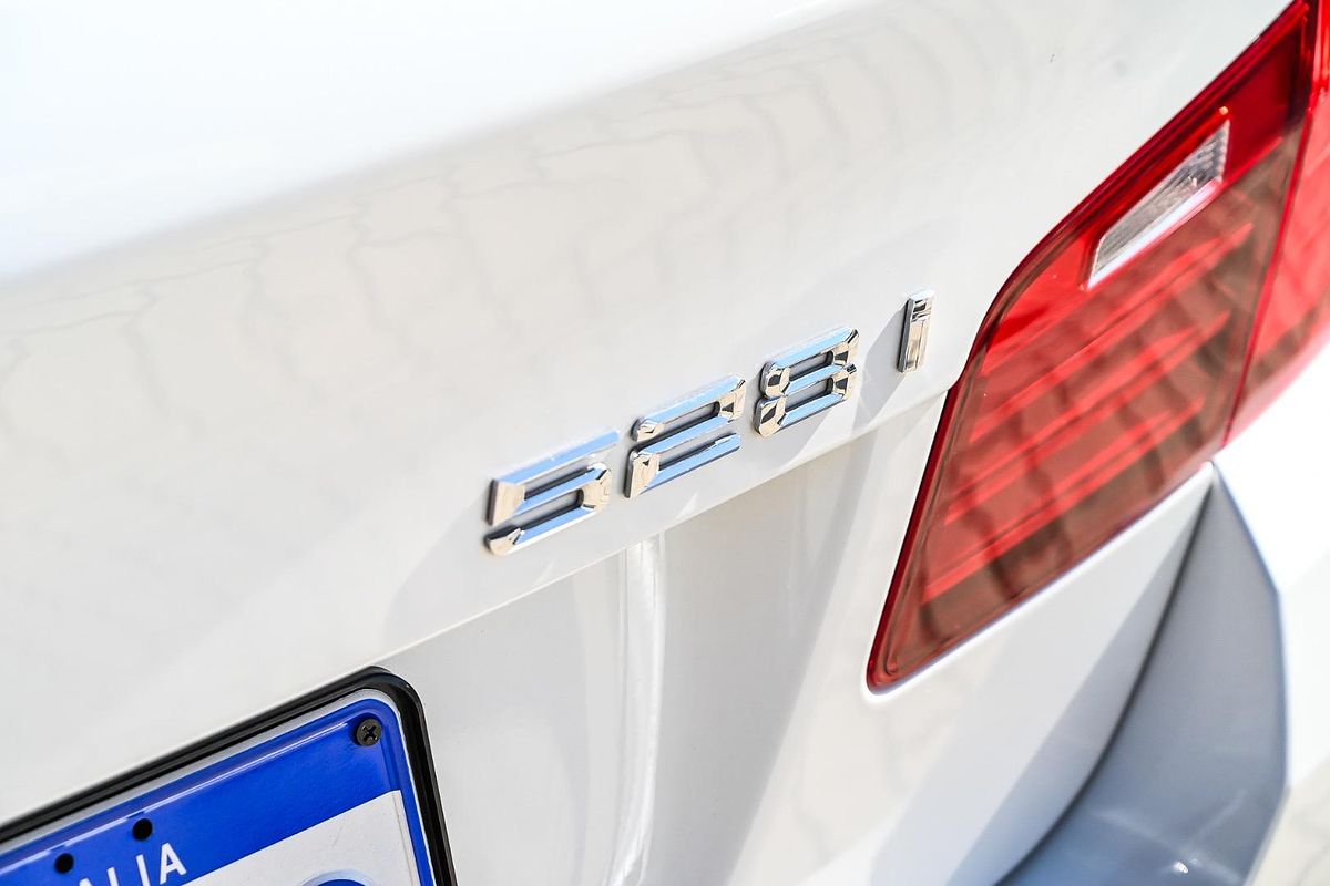 2015 BMW 5 Series 528i Luxury Line F10 LCI