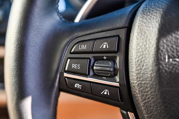 2015 BMW 5 Series 528i Luxury Line F10 LCI
