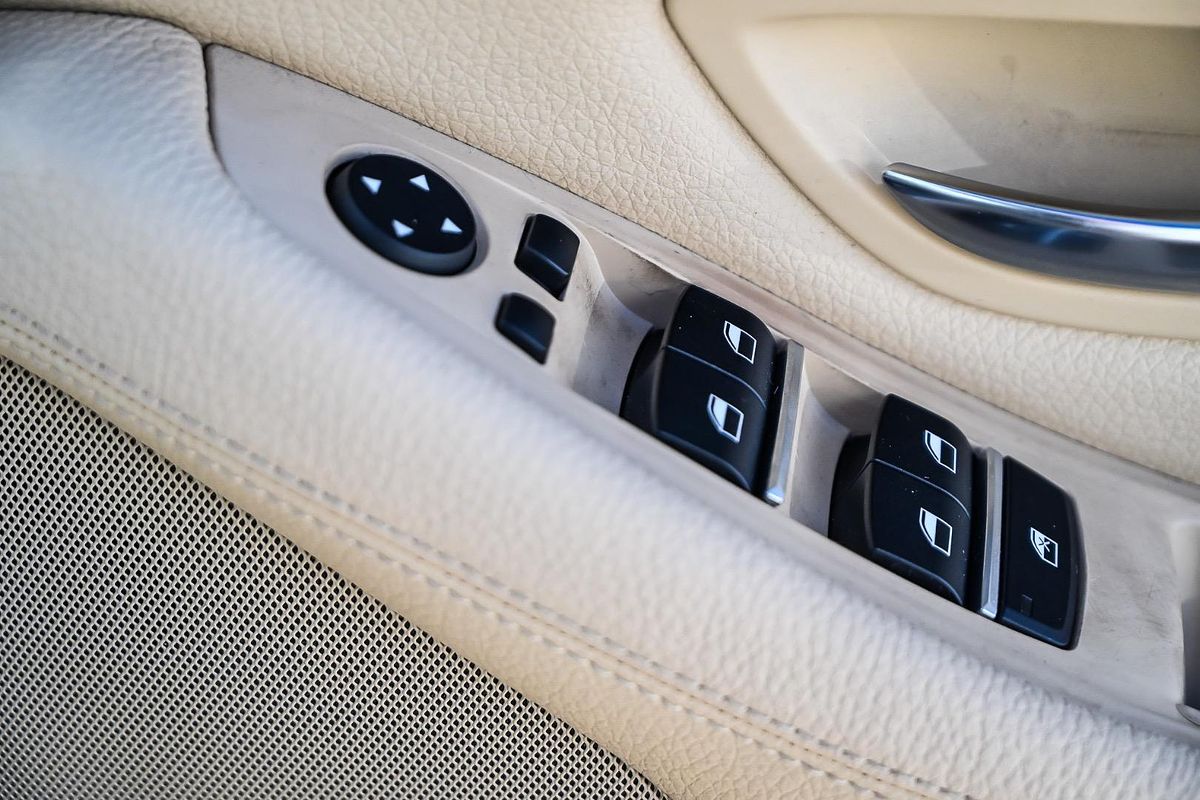 2015 BMW 5 Series 528i Luxury Line F10 LCI