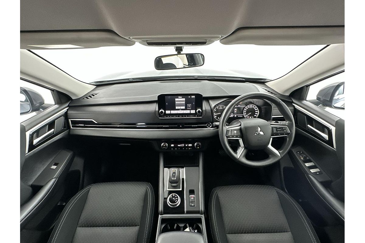 2023 Mitsubishi Outlander ES ZM