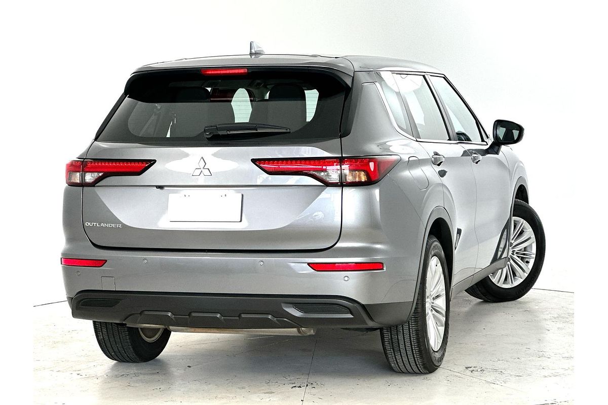 2023 Mitsubishi Outlander ES ZM