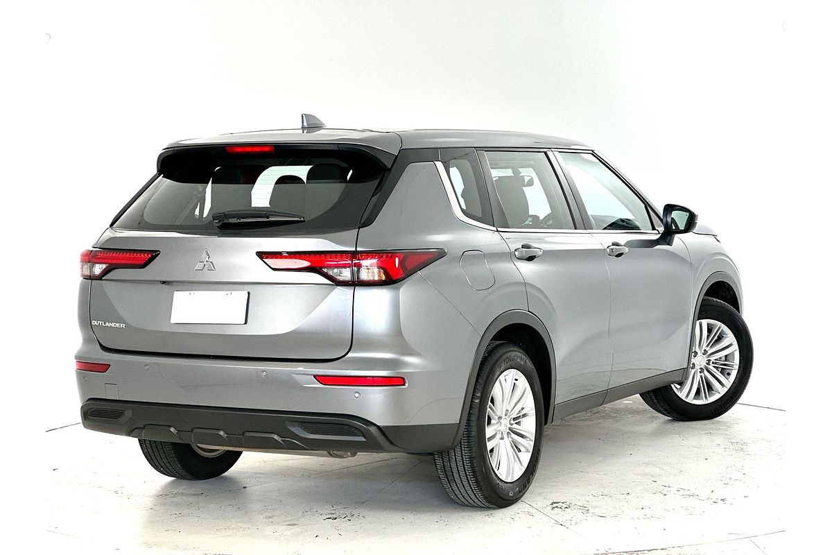 2023 Mitsubishi Outlander ES ZM