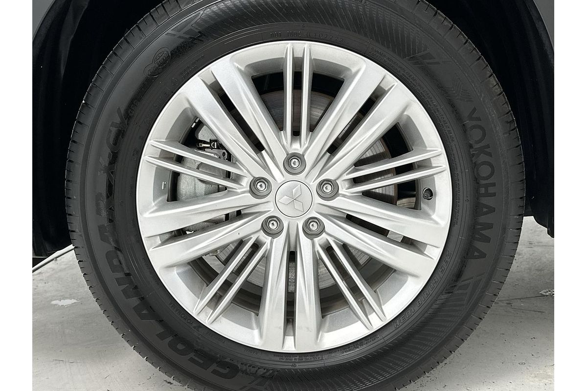 2023 Mitsubishi Outlander ES ZM