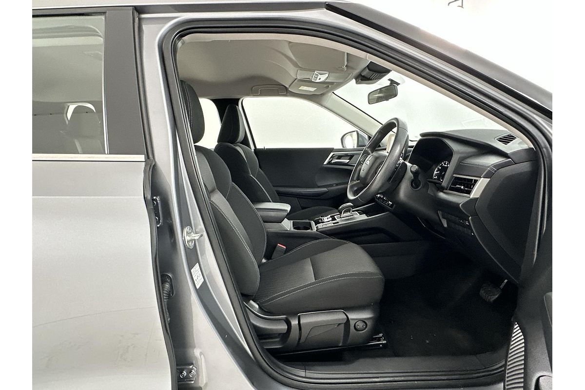 2023 Mitsubishi Outlander ES ZM
