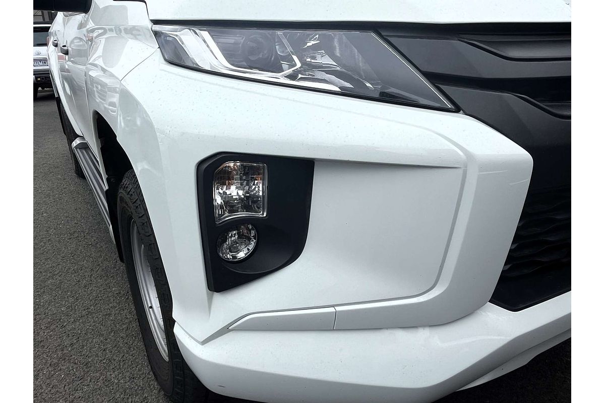 2022 Mitsubishi Triton GLX MR 4X4