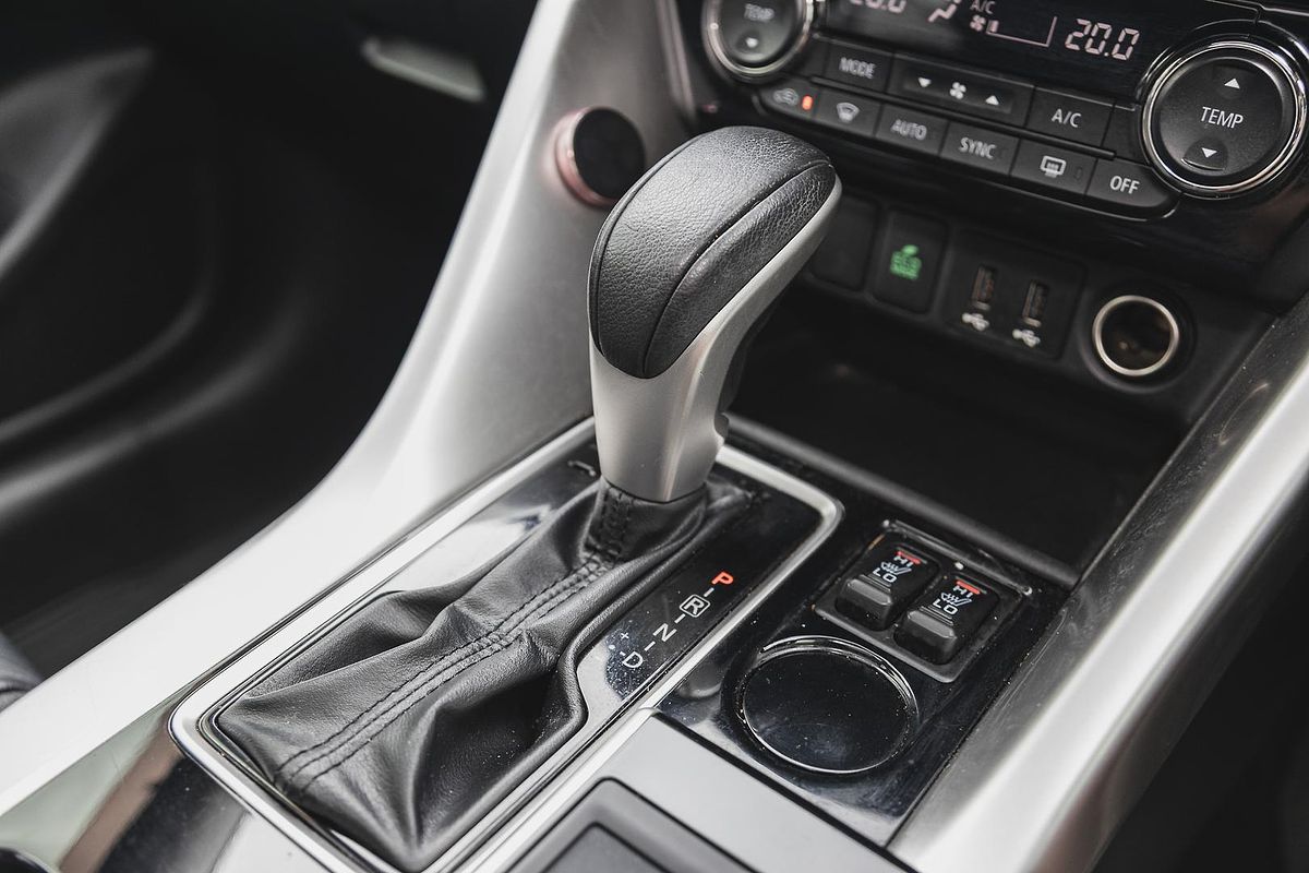 2017 Mitsubishi Eclipse Cross Exceed YA
