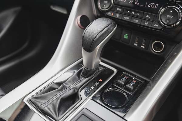 2017 Mitsubishi Eclipse Cross Exceed YA