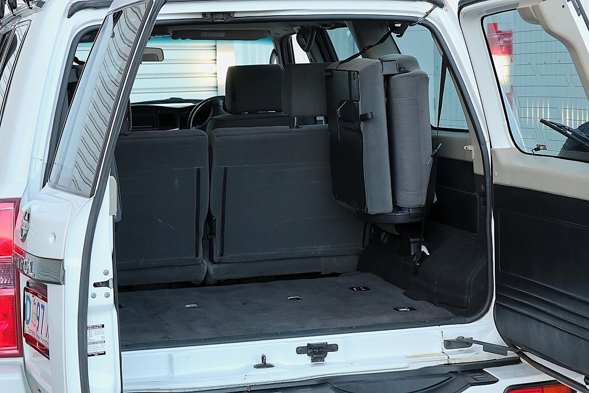 2013 Nissan Patrol ST Y61