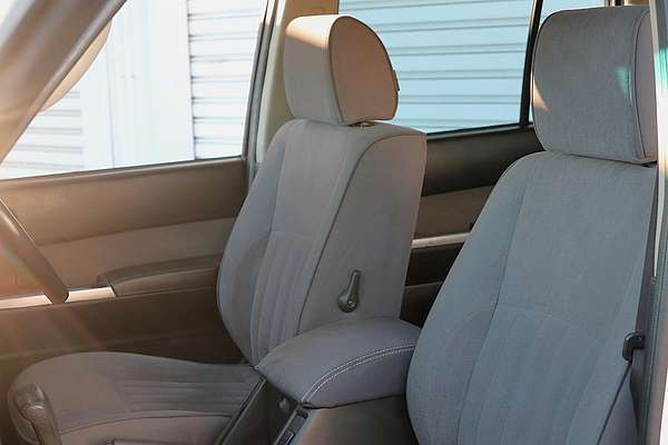 2013 Nissan Patrol ST Y61