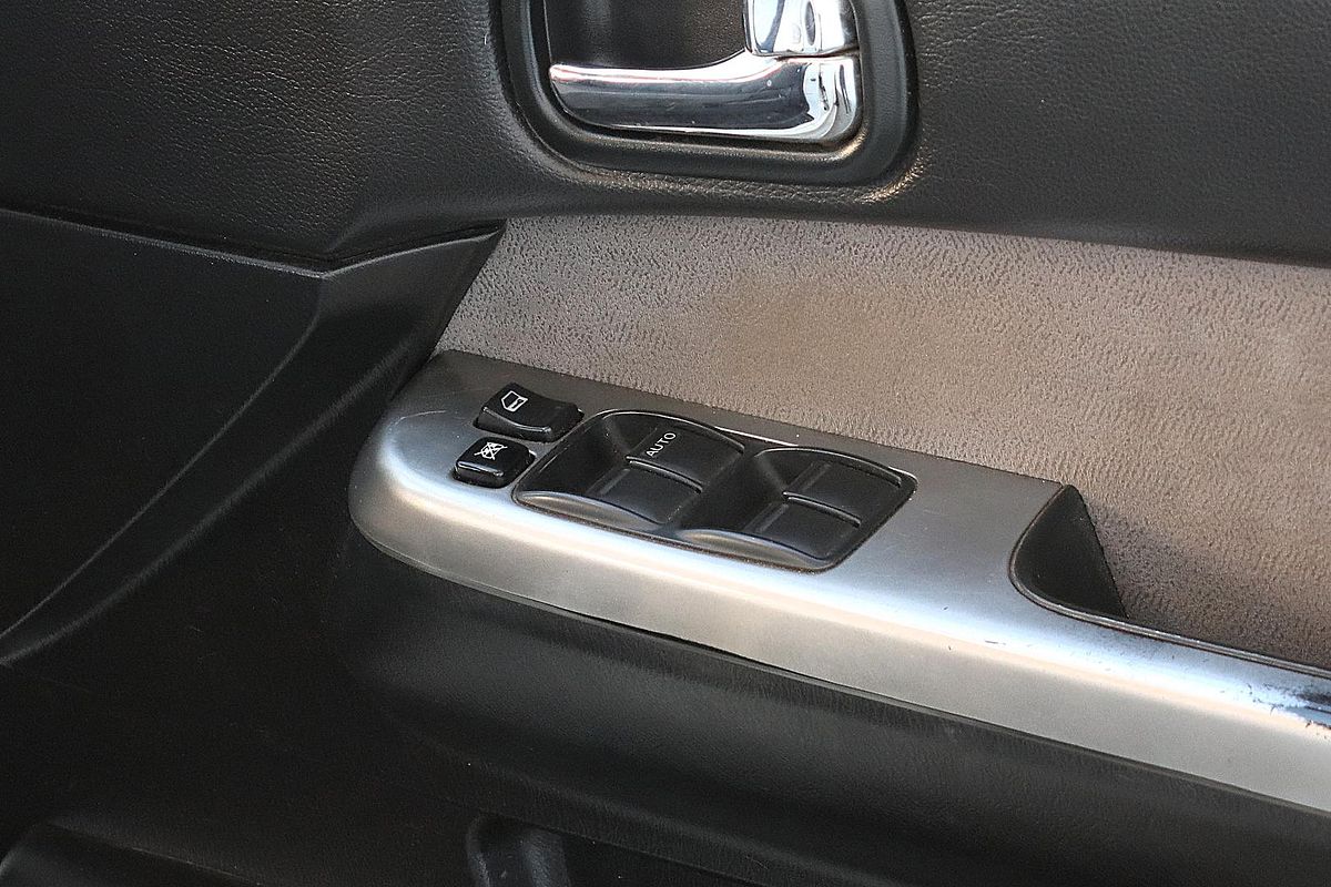 2013 Nissan Patrol ST Y61