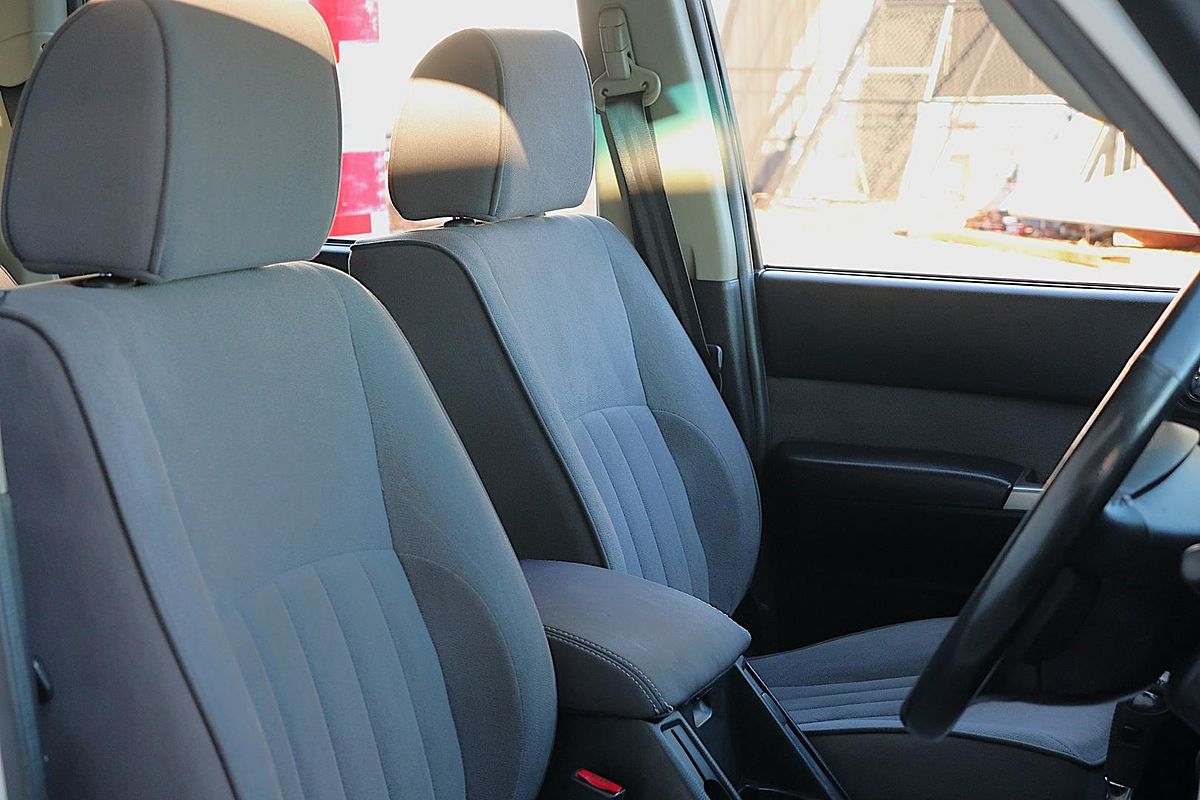 2013 Nissan Patrol ST Y61