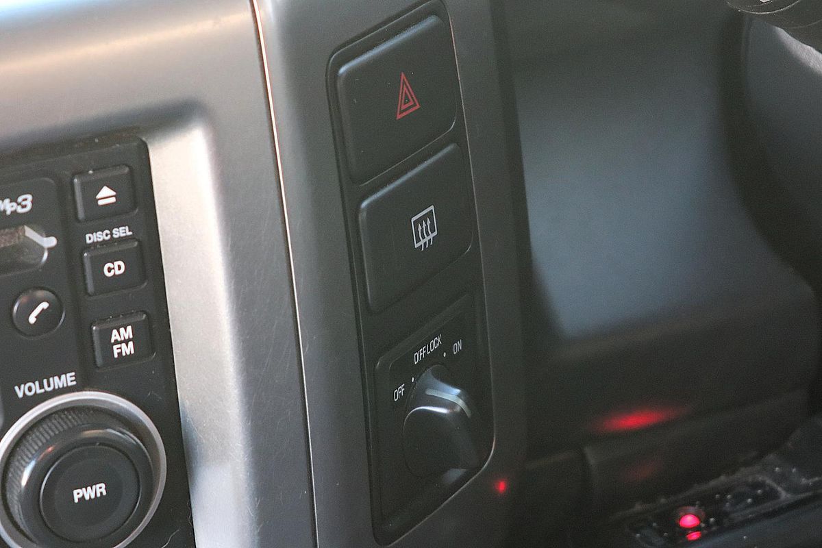 2013 Nissan Patrol ST Y61