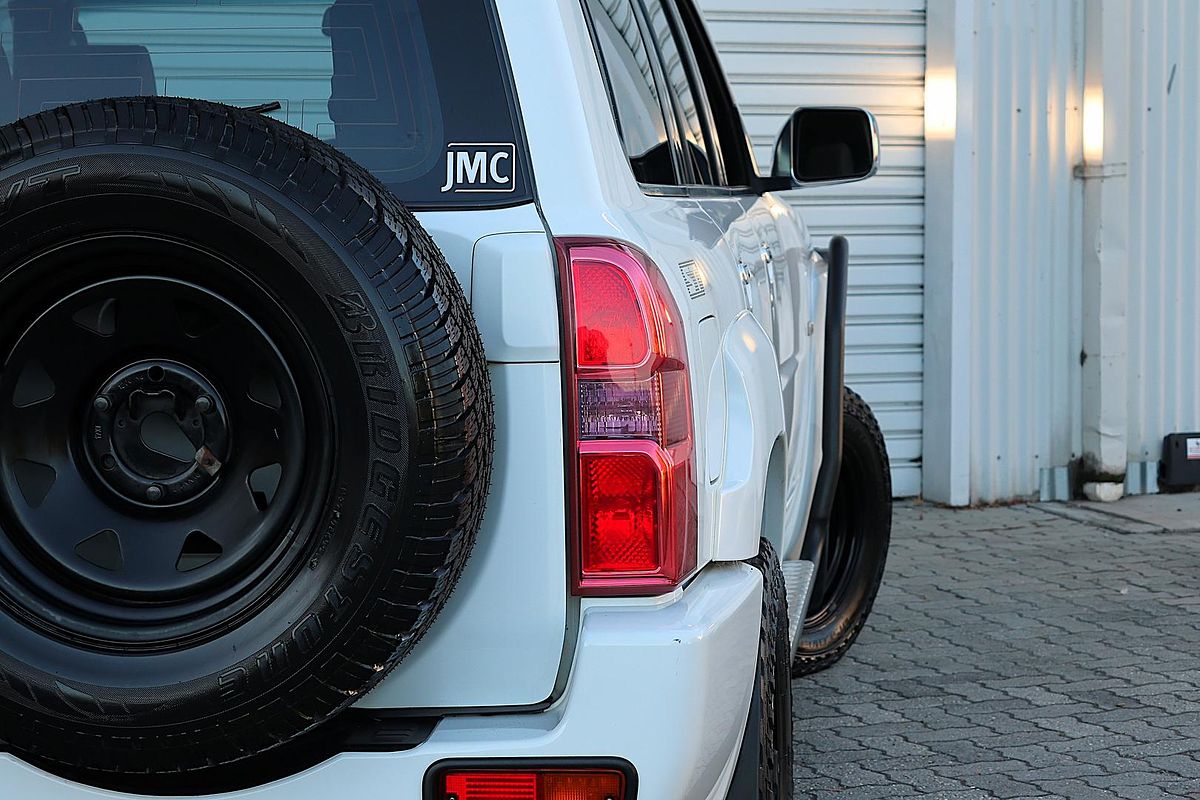 2013 Nissan Patrol ST Y61