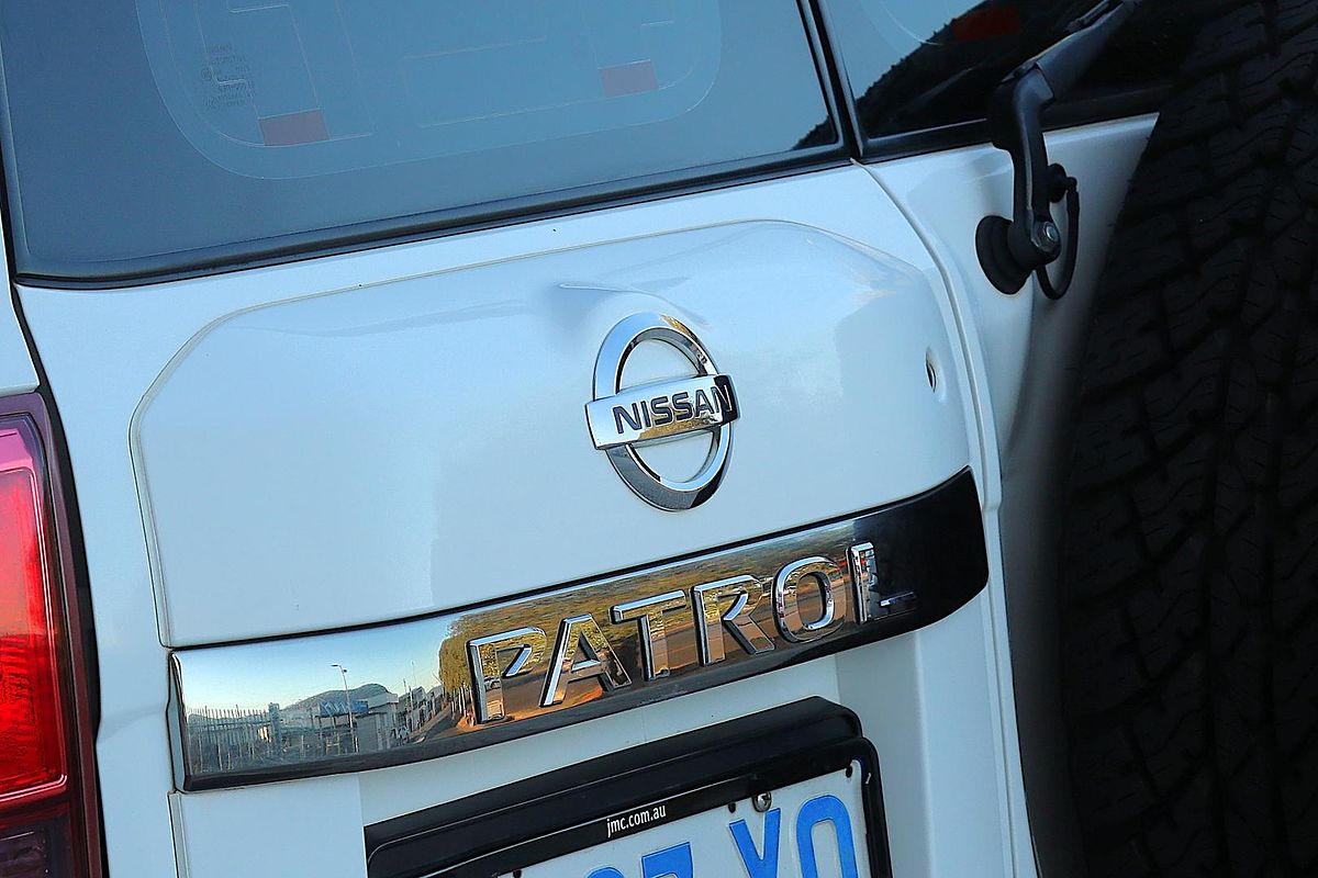 2013 Nissan Patrol ST Y61