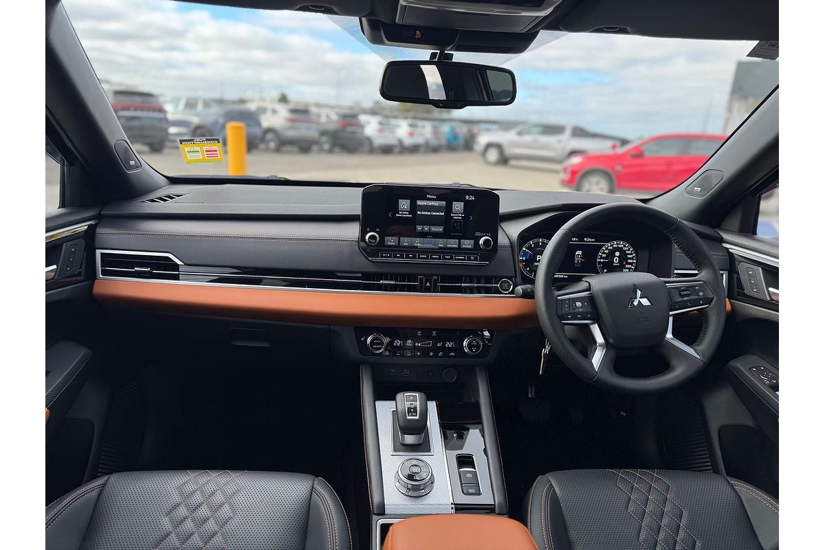 2025 Mitsubishi Outlander Exceed Tourer ZM