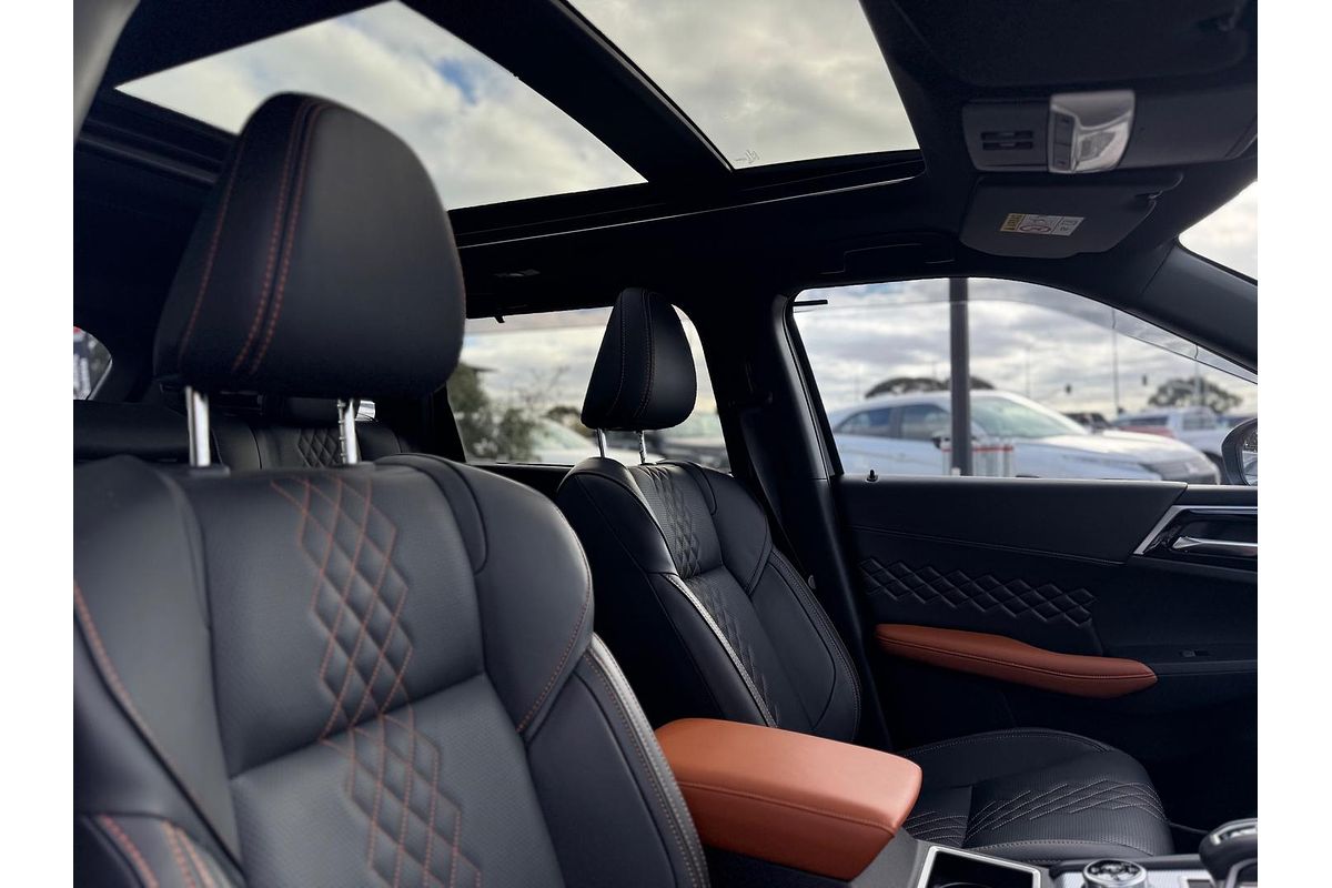 2025 Mitsubishi Outlander Exceed Tourer ZM