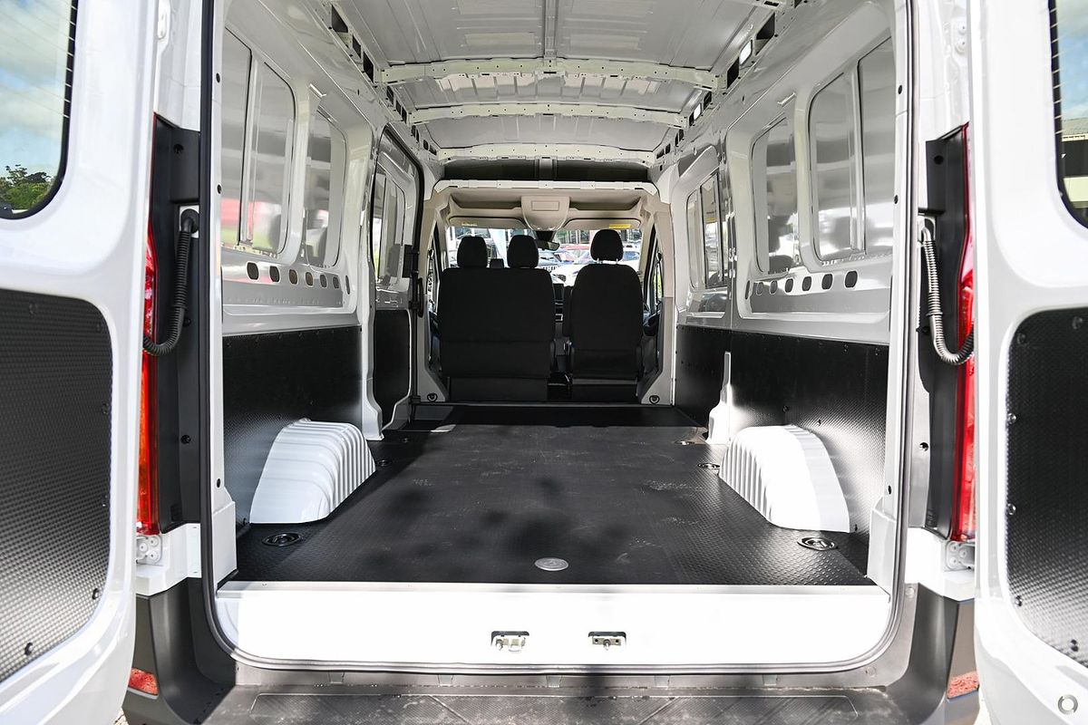 2025 LDV Deliver 9 LWB