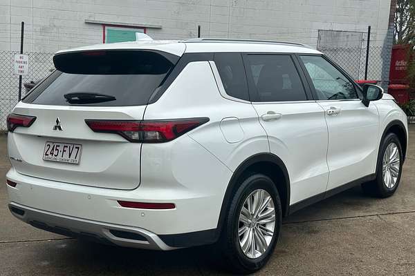 2022 Mitsubishi Outlander LS ZM
