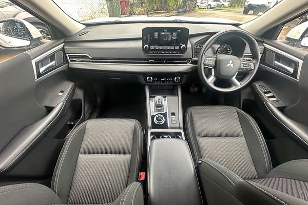 2022 Mitsubishi Outlander LS ZM