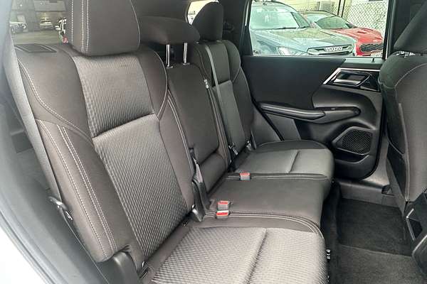 2022 Mitsubishi Outlander LS ZM