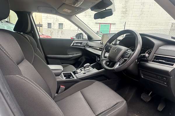 2022 Mitsubishi Outlander LS ZM