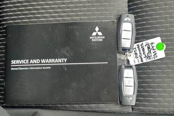 2022 Mitsubishi Outlander LS ZM