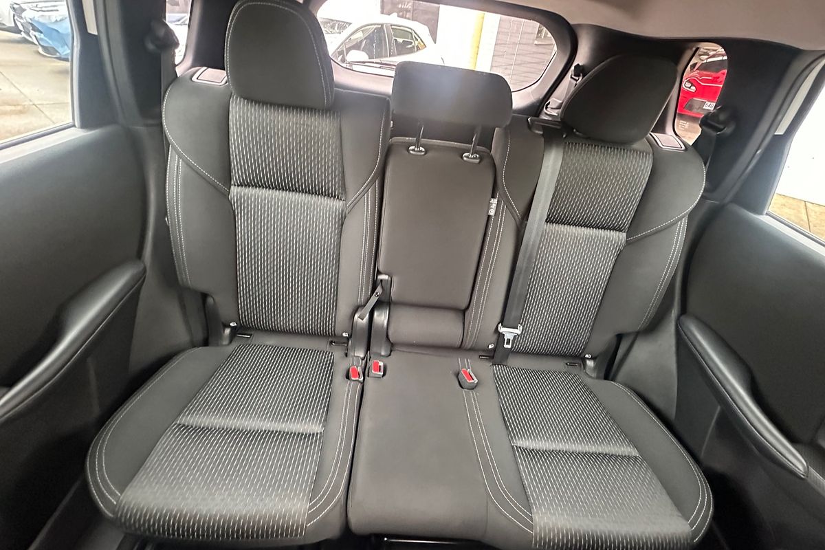 2022 Mitsubishi Outlander LS ZM