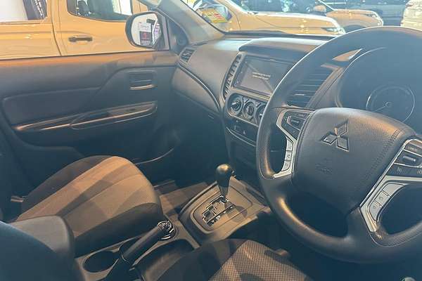 2024 Mitsubishi Triton GLX MR 4X4