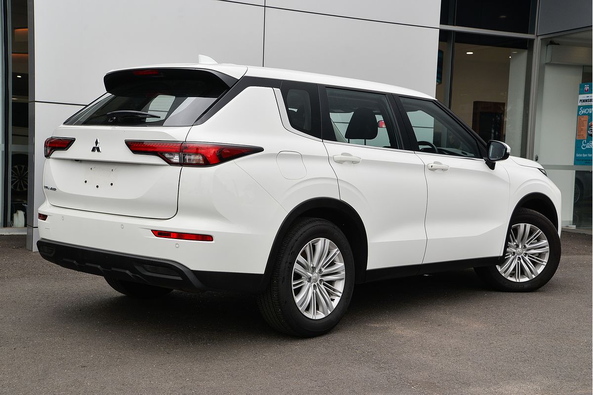 2024 Mitsubishi Outlander ES ZM