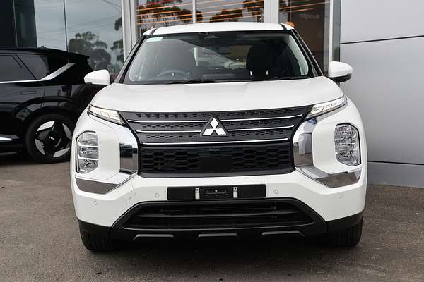 2024 Mitsubishi Outlander ES ZM