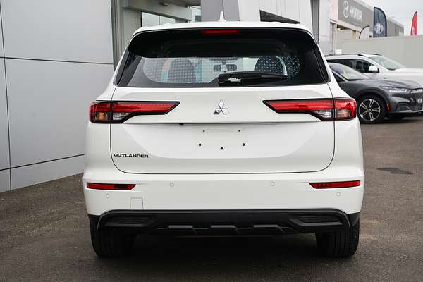 2024 Mitsubishi Outlander ES ZM