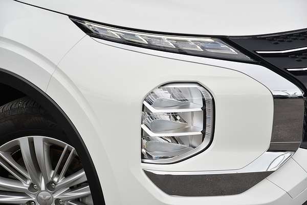 2024 Mitsubishi Outlander ES ZM